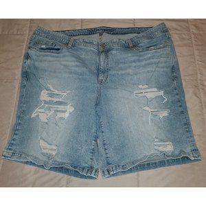 Torrid Bermuda Boyfriend Vintage Stretch Mid-Rise Short - Light Wash - Size 24